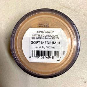 bare Minerals Matte Foundation Broad Spectrum SPF15 SOFT MEDIUM 11